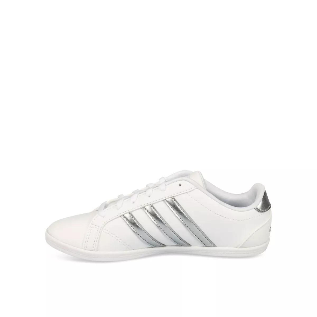 Baskets BLANCHES ADIDAS Coneo QT