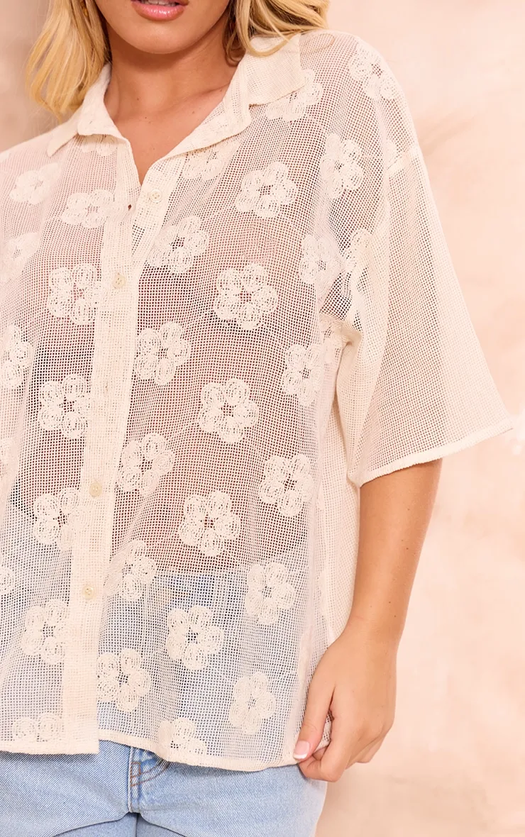 Chemise oversize à fleurs brodées beige