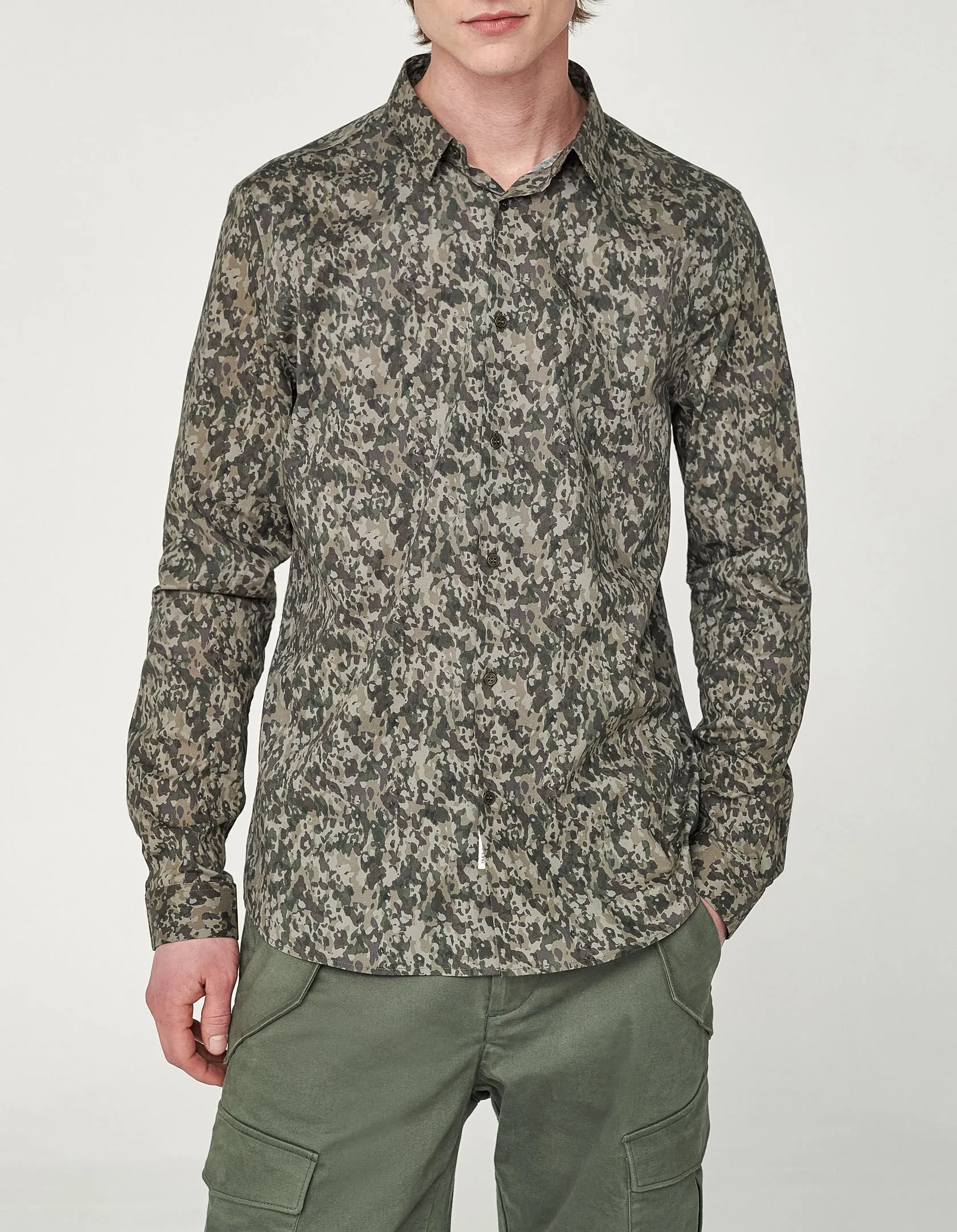 Chemise SLIM kaki imprimé camouflage Homme