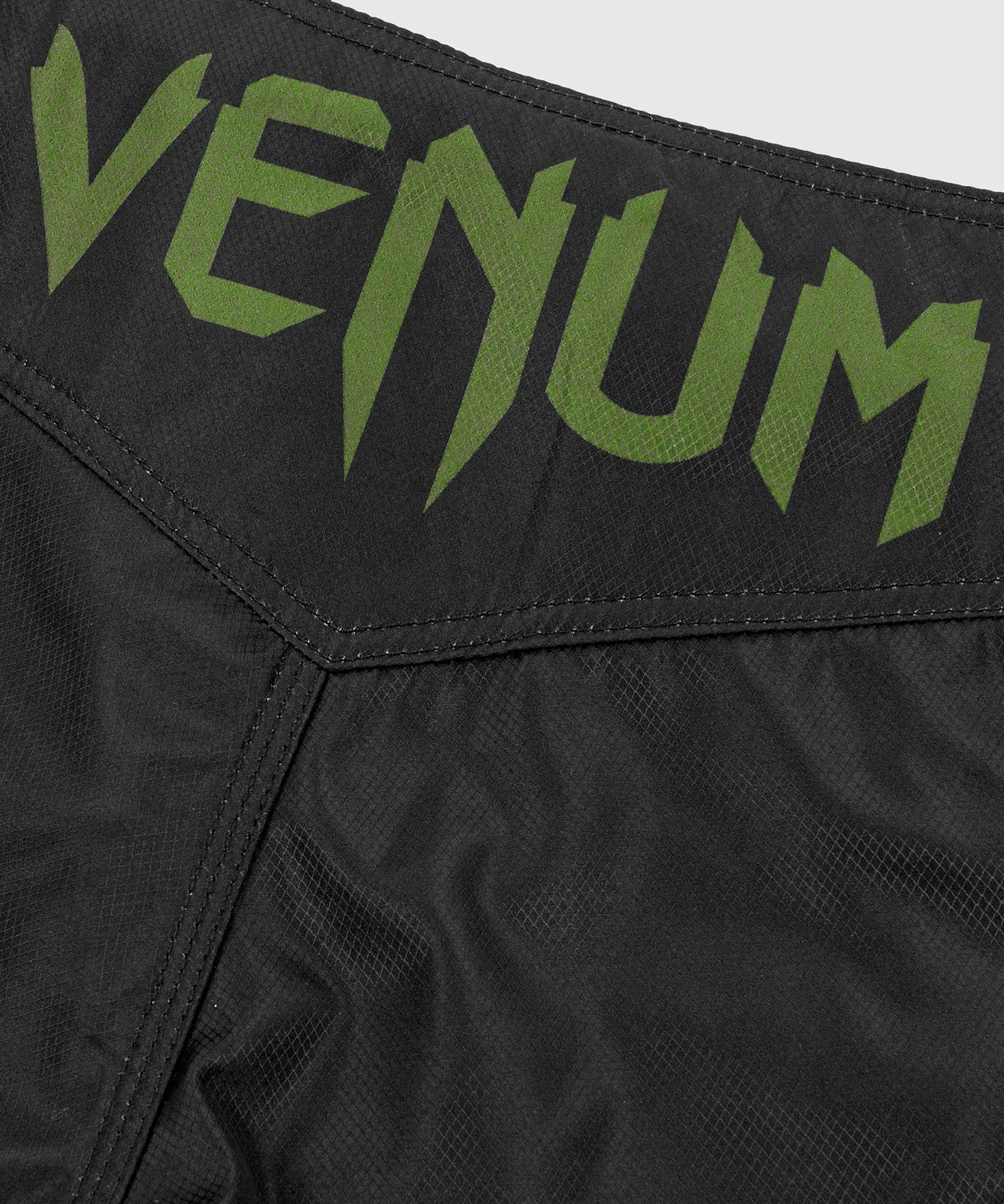 Fightshort Venum Light 3.0