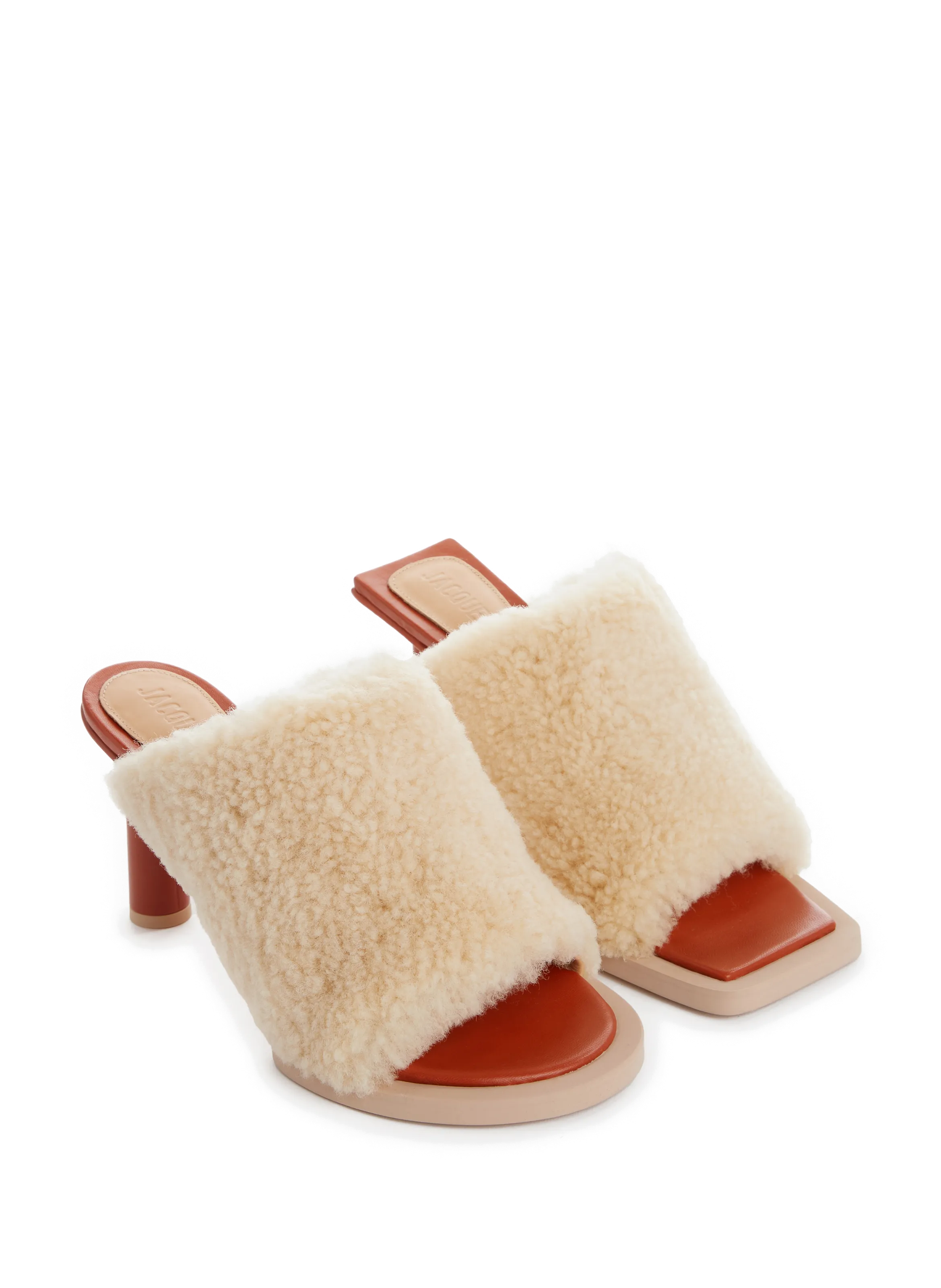 JACQUEMUS  Mules en laine d'agneau - Beige