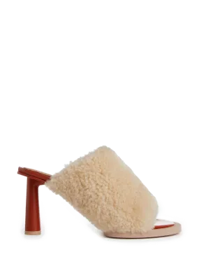 JACQUEMUS  Mules en laine d'agneau - Beige