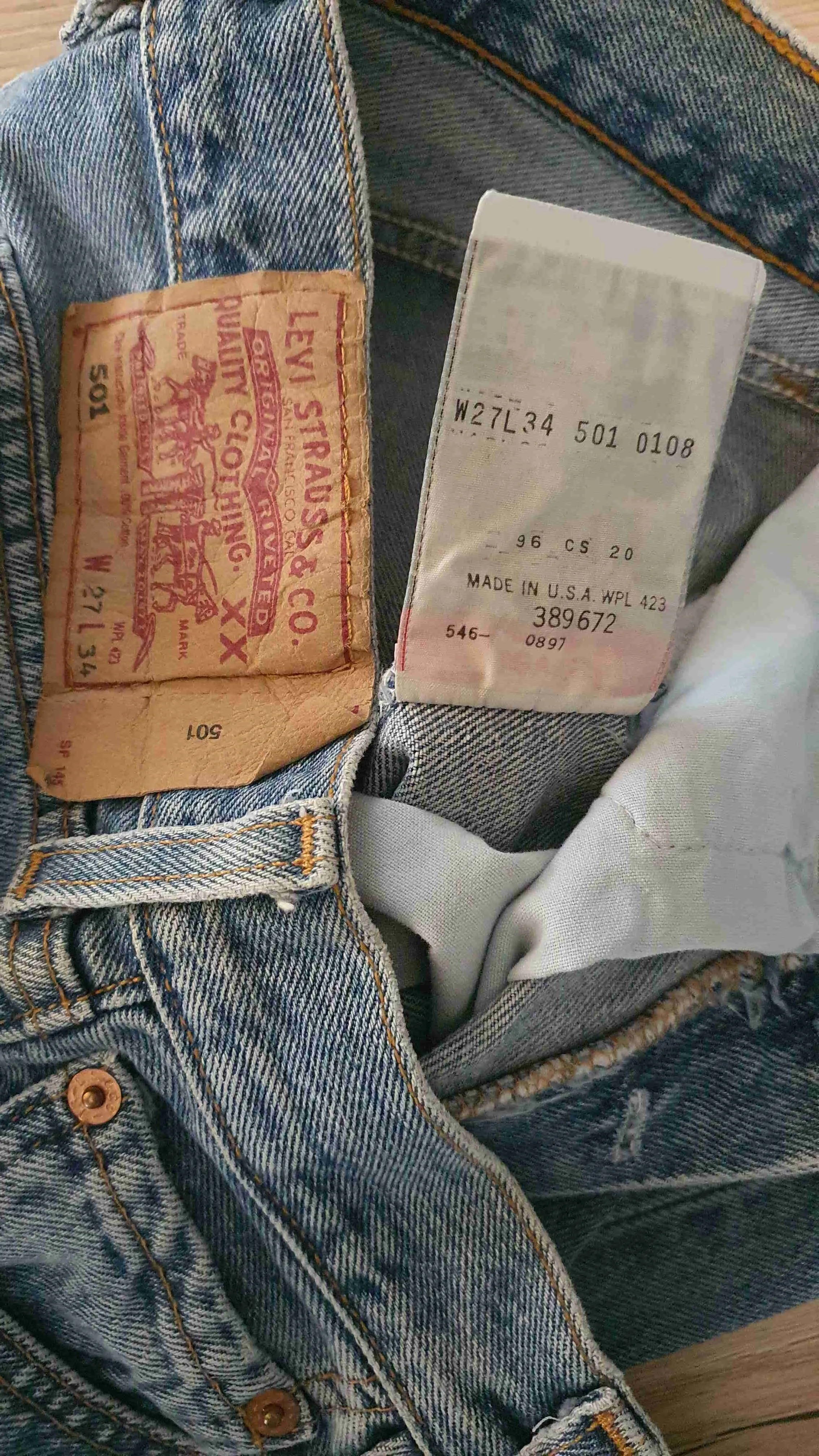 Jean Levi's 501 W27L34