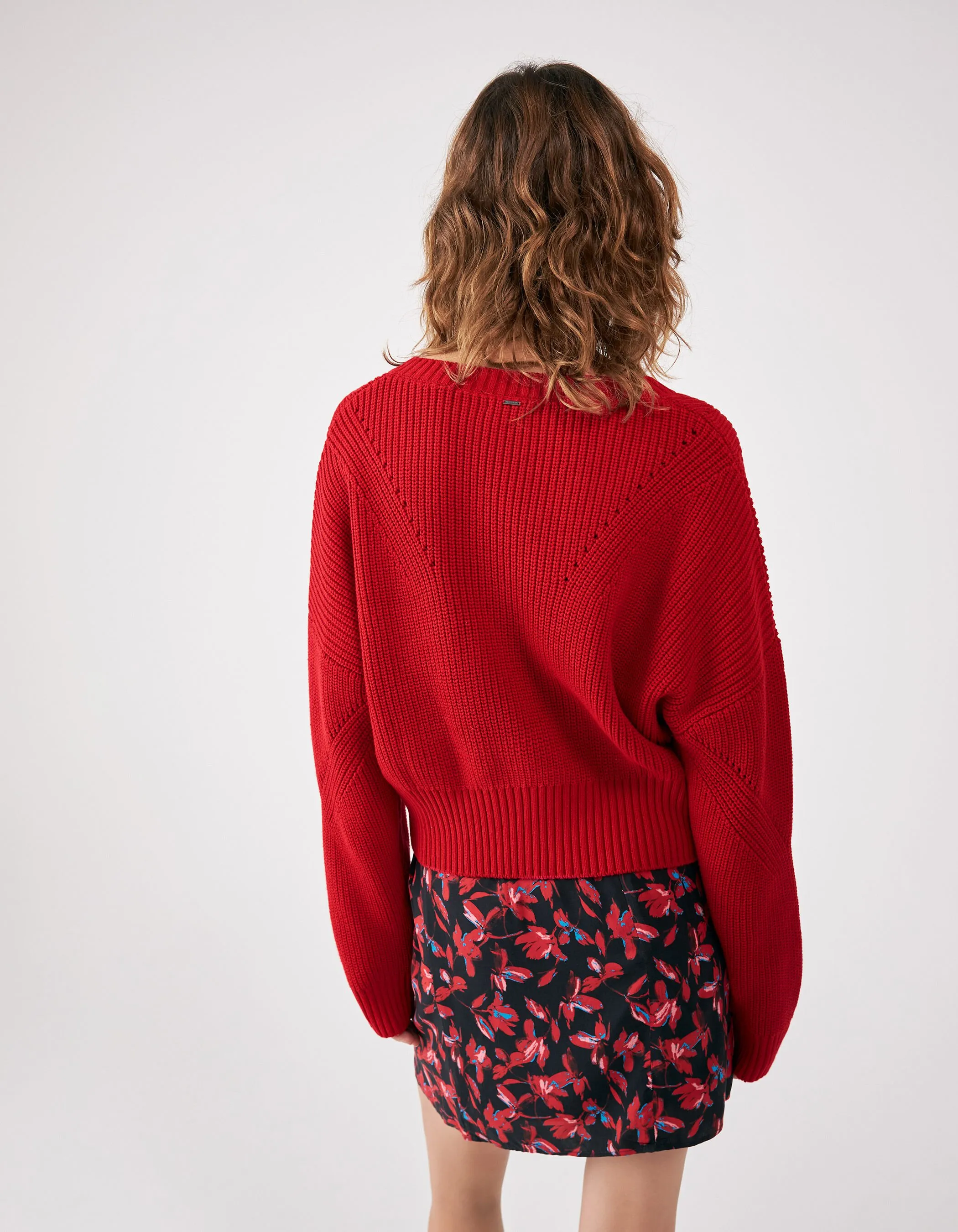 Pull rouge encolure V tricot fantaisie Femme