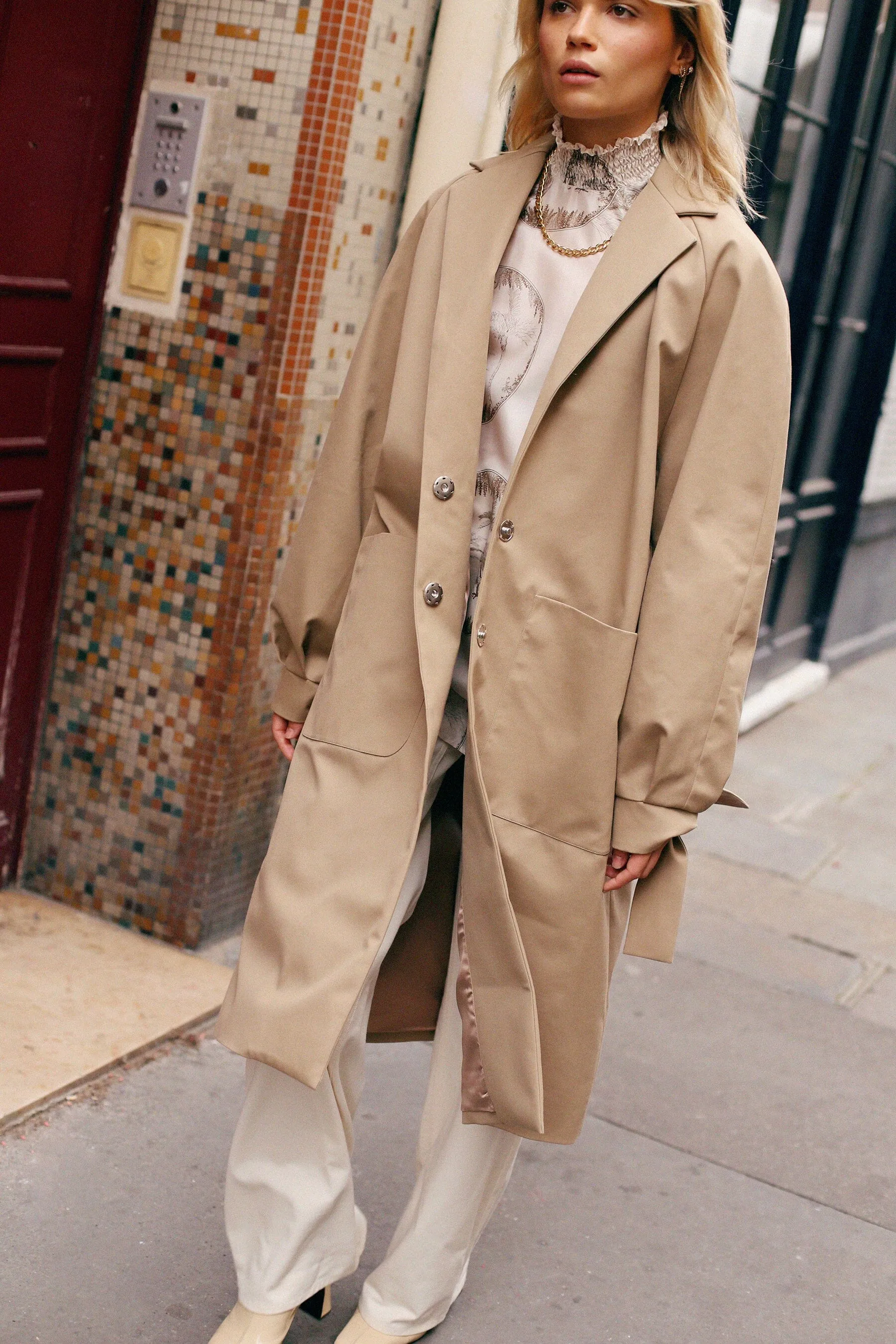 RINGO - Trenchcoat oversize poignets noués en gabardine Beige