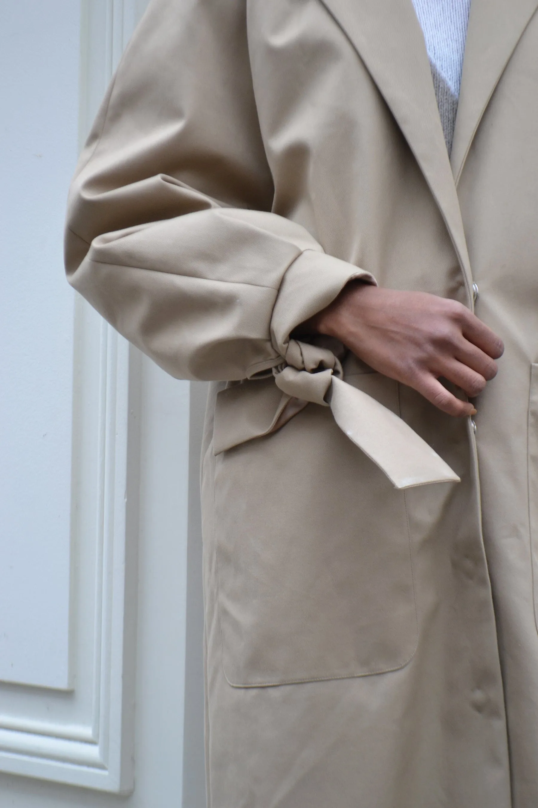 RINGO - Trenchcoat oversize poignets noués en gabardine Beige