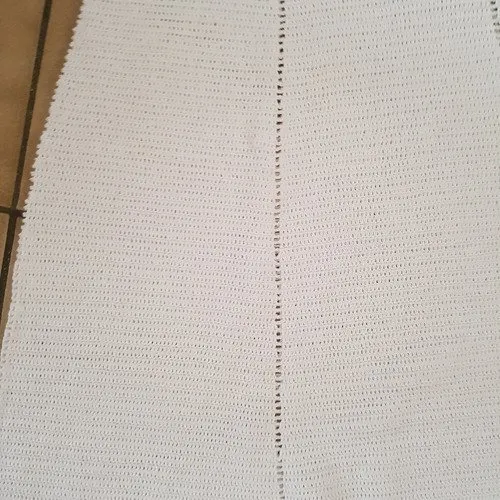 Robe blanche ajourée au crochet t. 42