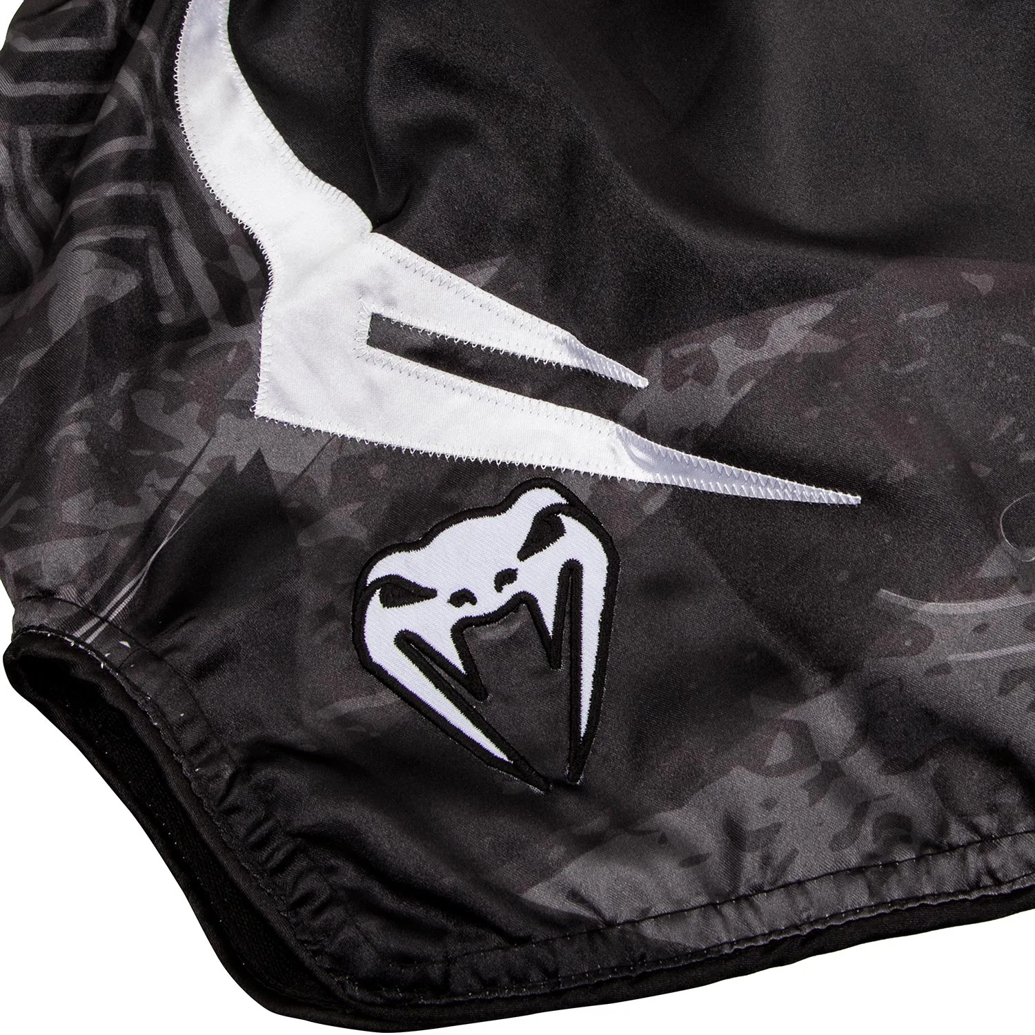 Short Muay Thai Venum Gladiator 3.0 - Noir/Blanc