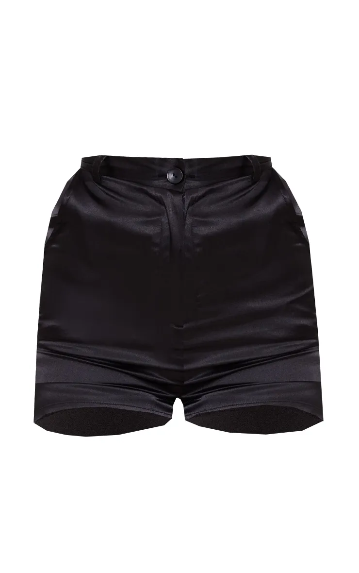 Short satiné noir à pinces