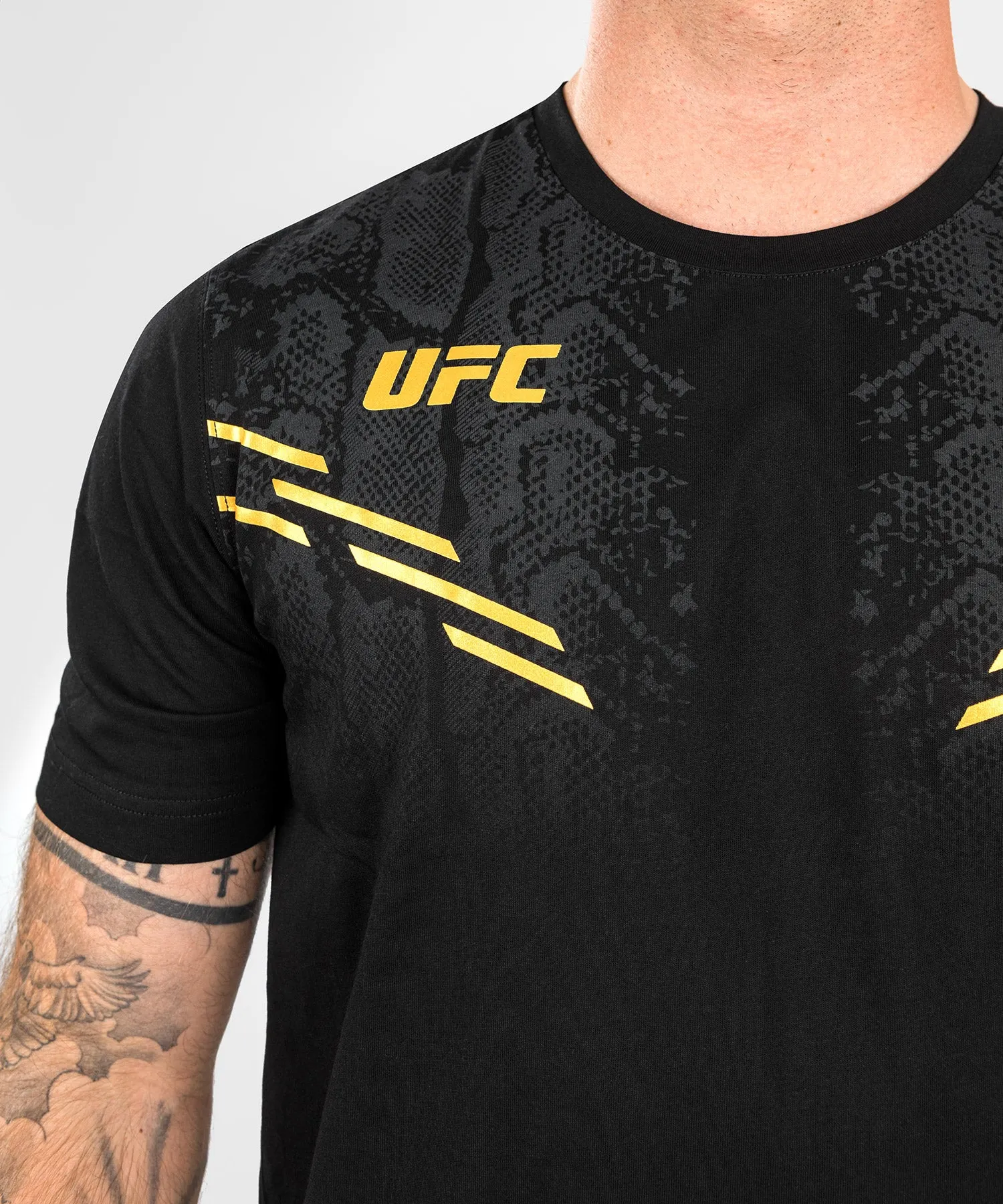 T-shirt à manches courtes pour Hommes UFC Adrenaline by Venum Replica - Champion