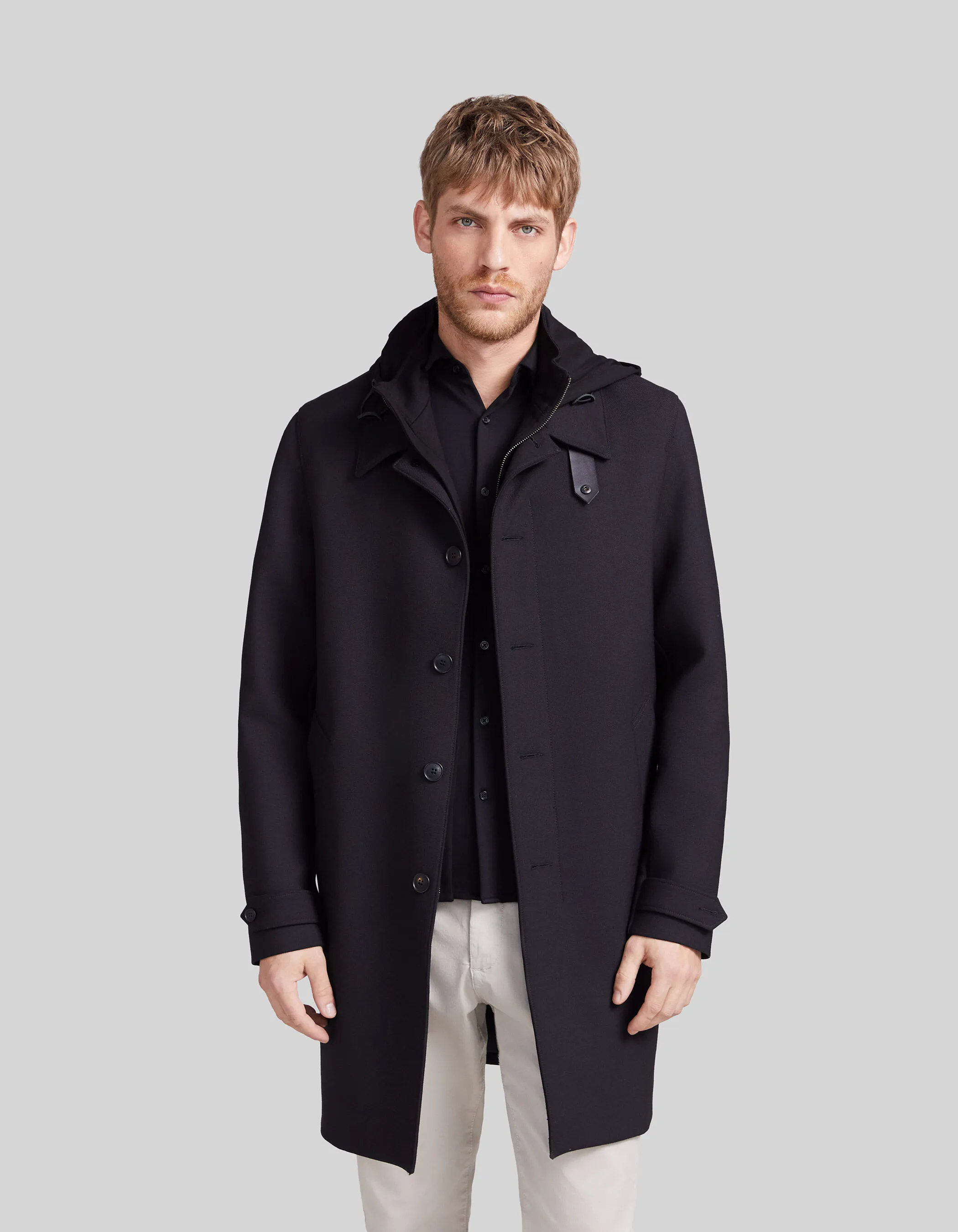 Trench noir à parementure-capuche amovible Homme