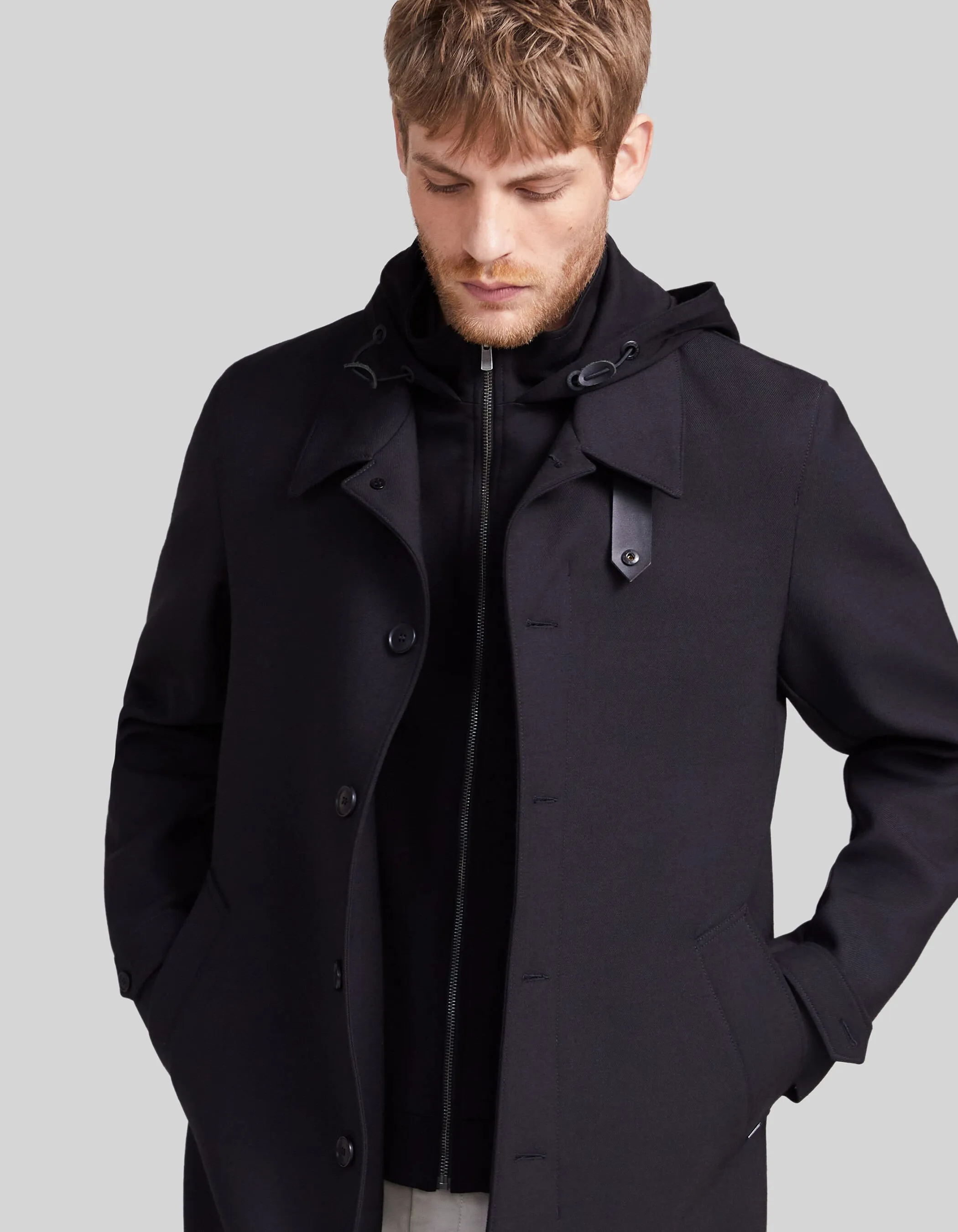 Trench noir à parementure-capuche amovible Homme