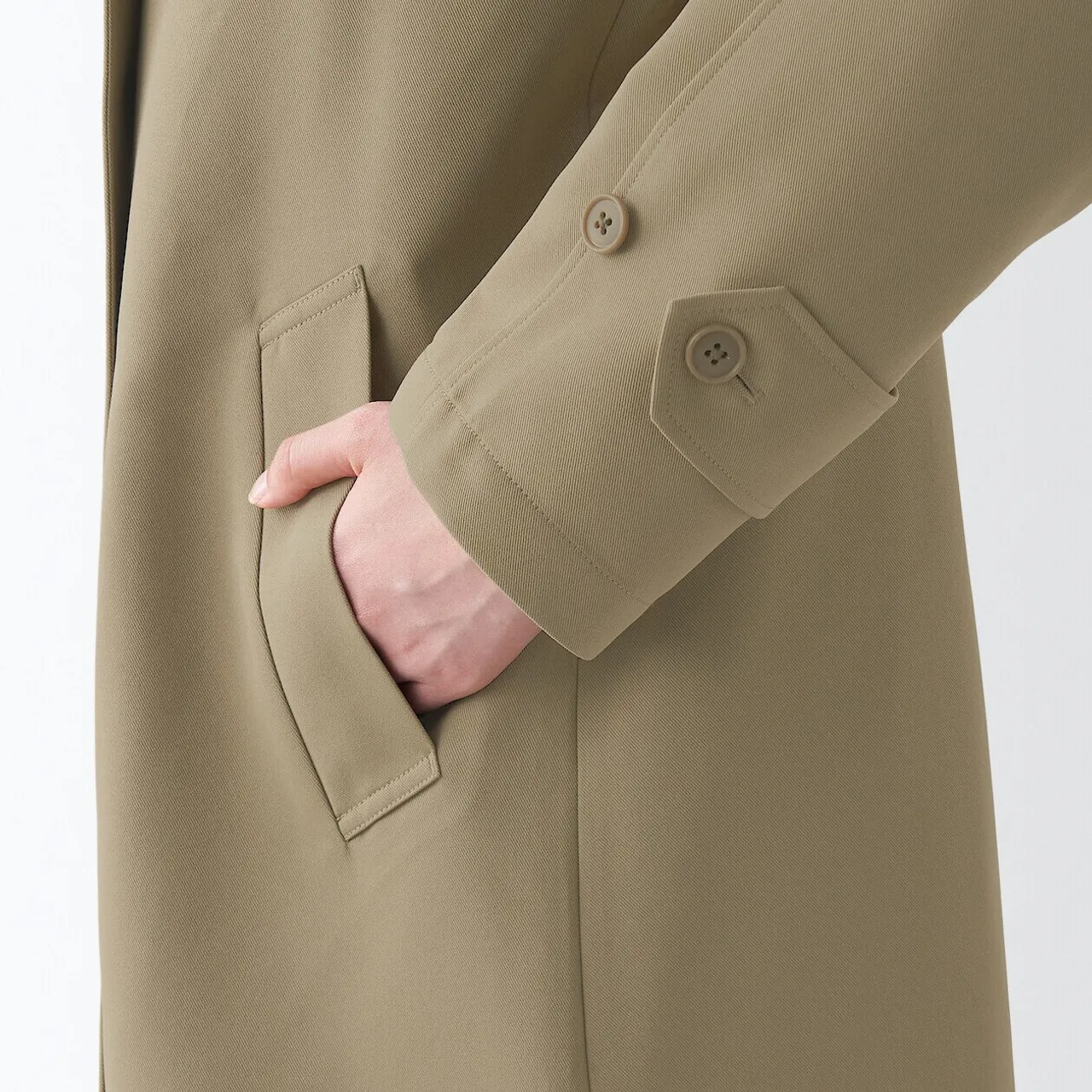 Trench‐coat déperlant en polyester mélangé femme